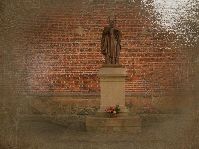 © Andrei  Kolyaskin - Monument  of   Rome  Pope  Ioann  Paul  II  in  town  Drogobych  of   Lviv  region , Ukraine .