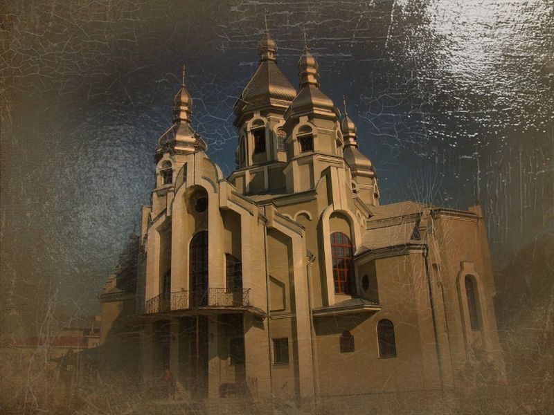 © Andrei  Kolyaskin - Orthodox  church  of  modern  construction  in  town  Drogobych  of   Lviv  region , Ukraine .