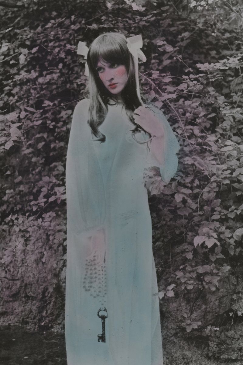© Eloïse Labarbe-Lafon - Image from the Fantômes photography project