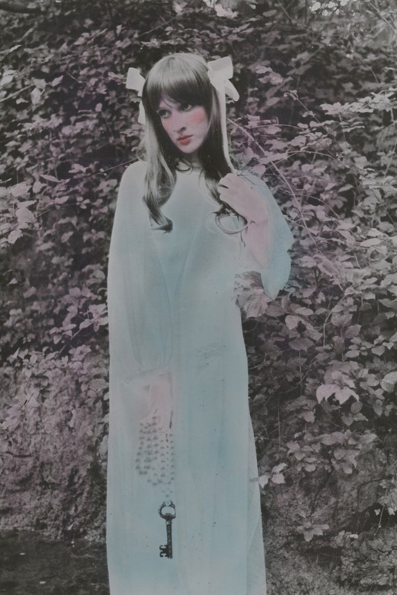 © Eloïse Labarbe-Lafon - Image from the Fantômes photography project