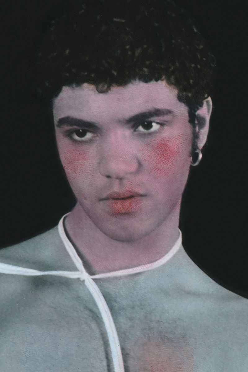 © Eloïse Labarbe-Lafon - Image from the Fantômes photography project