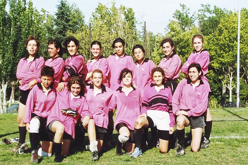 © Esther Pérez - First female rugby team in Physics Faculty