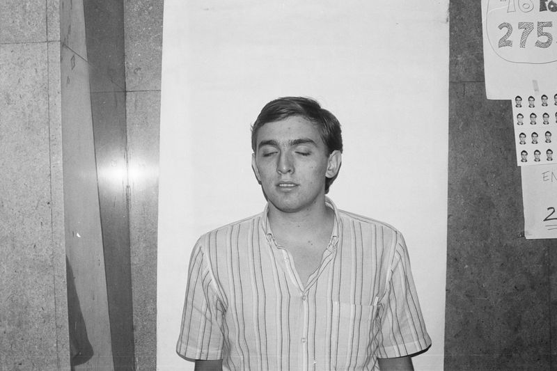 © Handshake - Universitary portrait