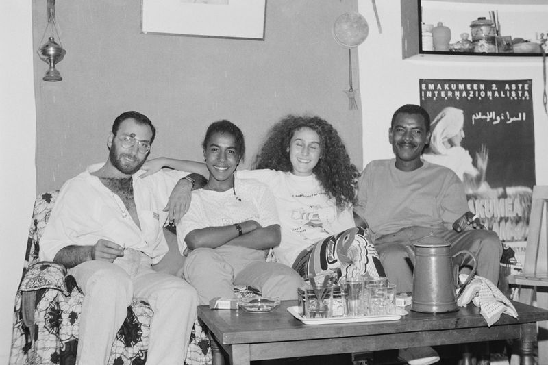 © Handshake - Foreigners who previously were not allowed in