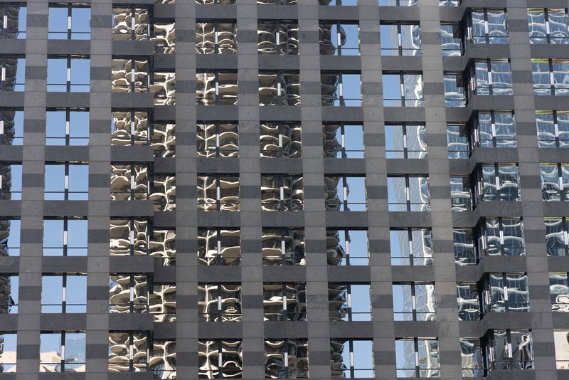 © Sara Lind - Image from the Chicago Architecture: Blue, Black and White photography project