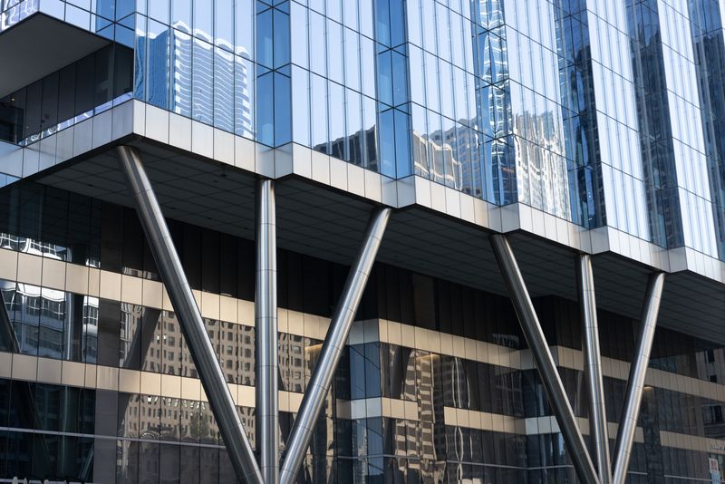 © Sara Lind - Image from the Chicago Architecture: Blue, Black and White photography project