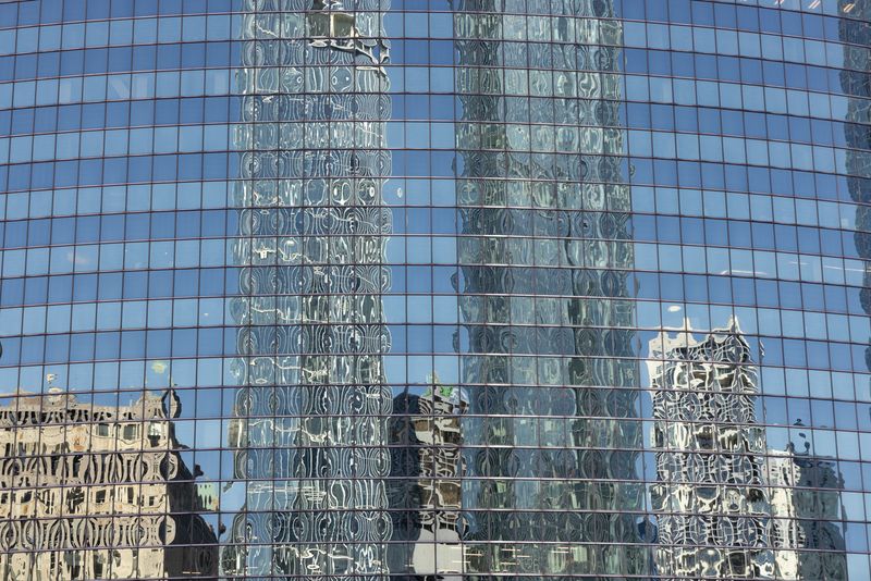 © Sara Lind - Image from the Chicago Architecture: Blue, Black and White photography project