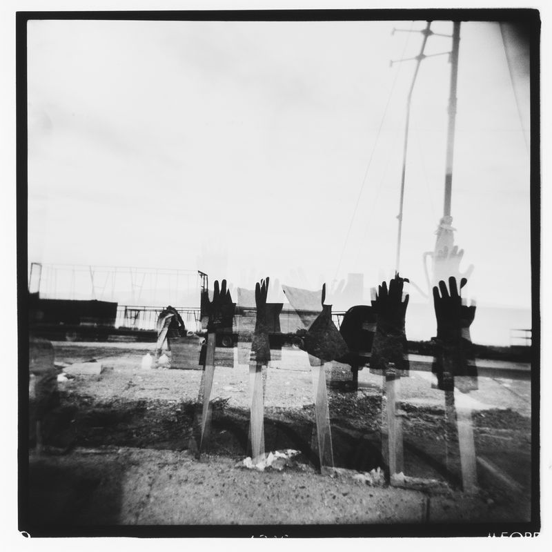 © Elizabeth Z. Pineda - Image from the Caught between Two Worlds photography project