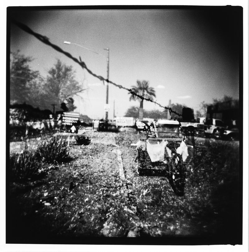 © Elizabeth Z. Pineda - Image from the Caught between Two Worlds photography project