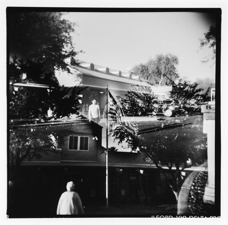 © Elizabeth Z. Pineda - Image from the Caught between Two Worlds photography project