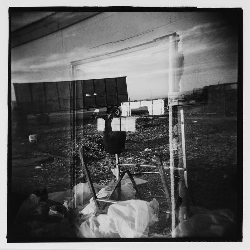 © Elizabeth Z. Pineda - Image from the Caught between Two Worlds photography project