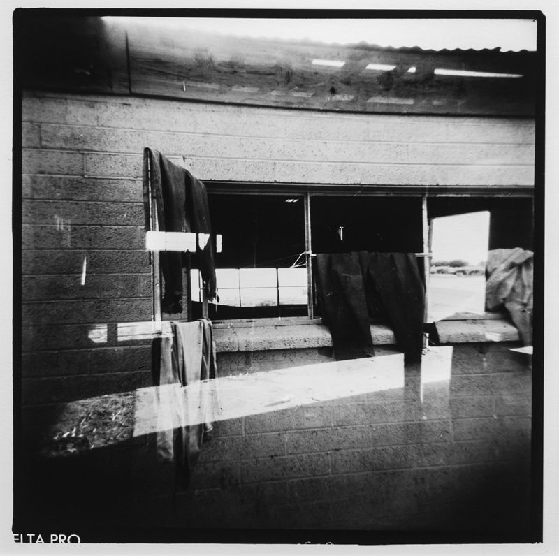 © Elizabeth Z. Pineda - Image from the Caught between Two Worlds photography project