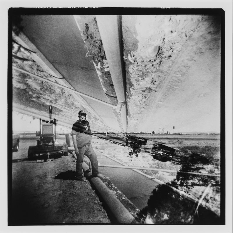 © Elizabeth Z. Pineda - Image from the Caught between Two Worlds photography project
