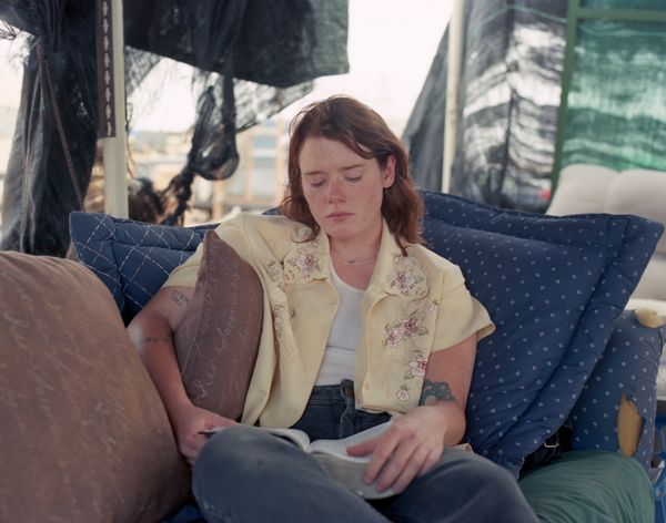 © Laura Henno - Annie at church, Slab city (USA), 2018