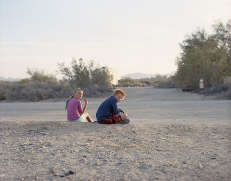 © Laura Henno - Kasey and Timmy, Slab city (USA), 2018