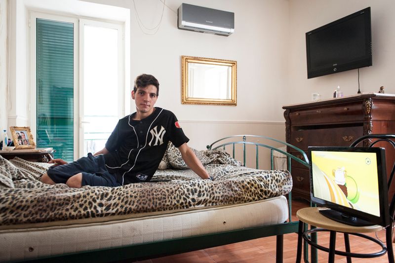 © Emanuela Colombo - Image from the quartieri spagnoli - napoli photography project