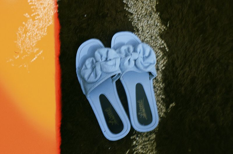© Barbara Debeuckelaere - 'Om-15.jpgShoes, sandals and floors are so telling.