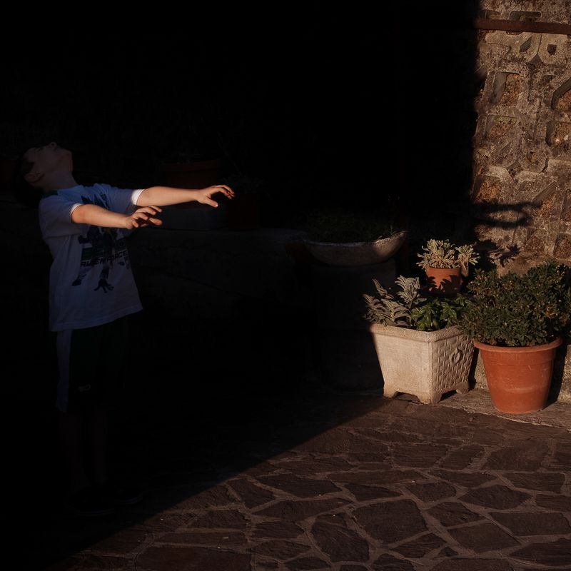 © Graziano Panfili - Image from the “BROKEN HOME” photography project