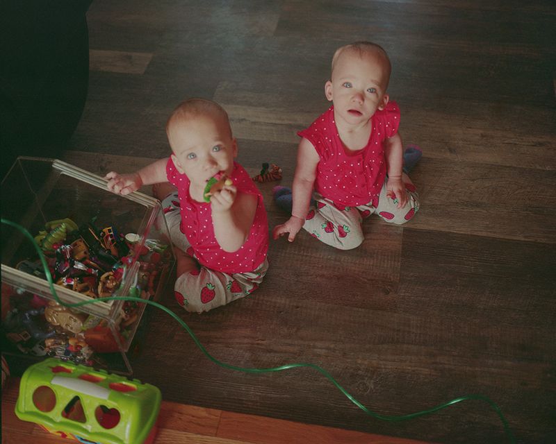 © Bridget Badore - The Twins Playing on the Floor, 2020