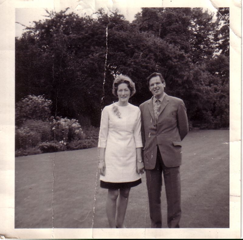 © Leticia Valverdes - Caroline on her wedding day