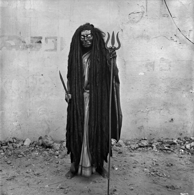 © Yannick Cormier - A man becomes the goddess Kali to bless the people of the village.Tiruchendur, Tamil Nadu, India, October 2011.