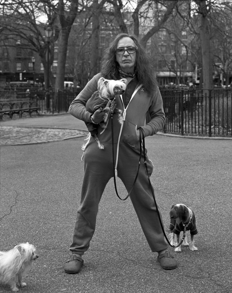 © Robert Kalman - Johnny with his entourage