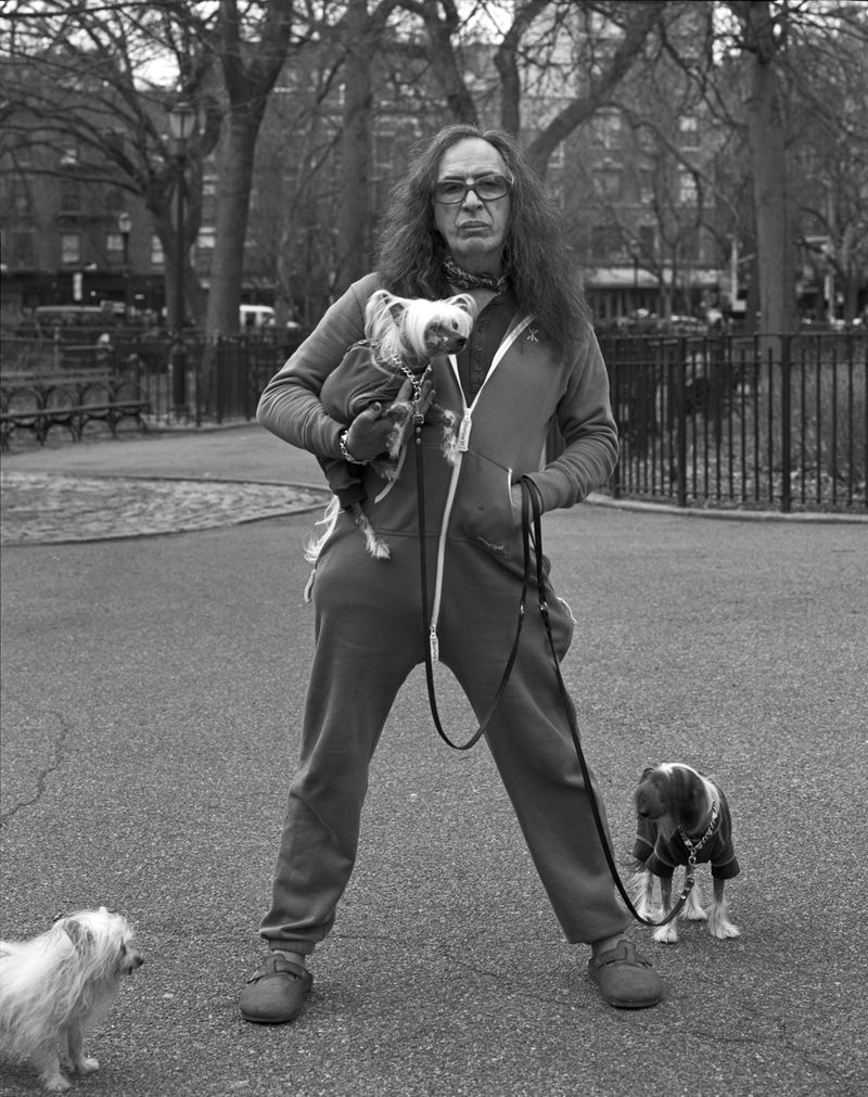 © Robert Kalman - Johnny with his entourage