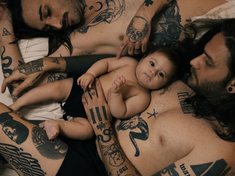 © Fotómetro - Roy and Josef with their daughter Jude