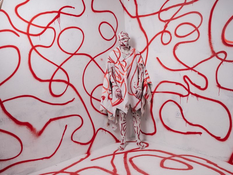 © Fotómetro - Gianna the artist in his studio