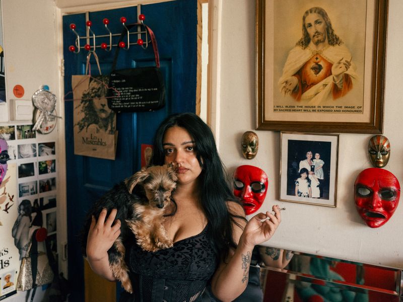 © Fotómetro - Poppy in her room