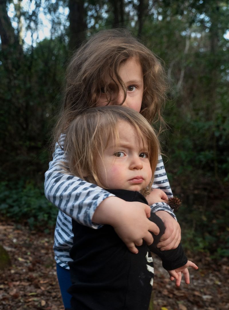 © Allison Grant - Sisters