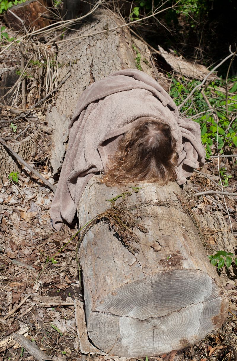 © Allison Grant - Isa on a Dead Ash, 2018