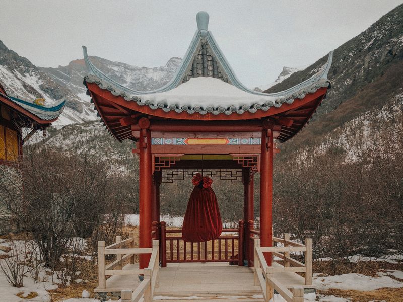 © Tianhu Yuan - Image from the The Staged Wilderness photography project