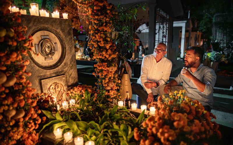 © Hong Yu Chan - Light gathers around a portrait, where remembrance becomes conversation.