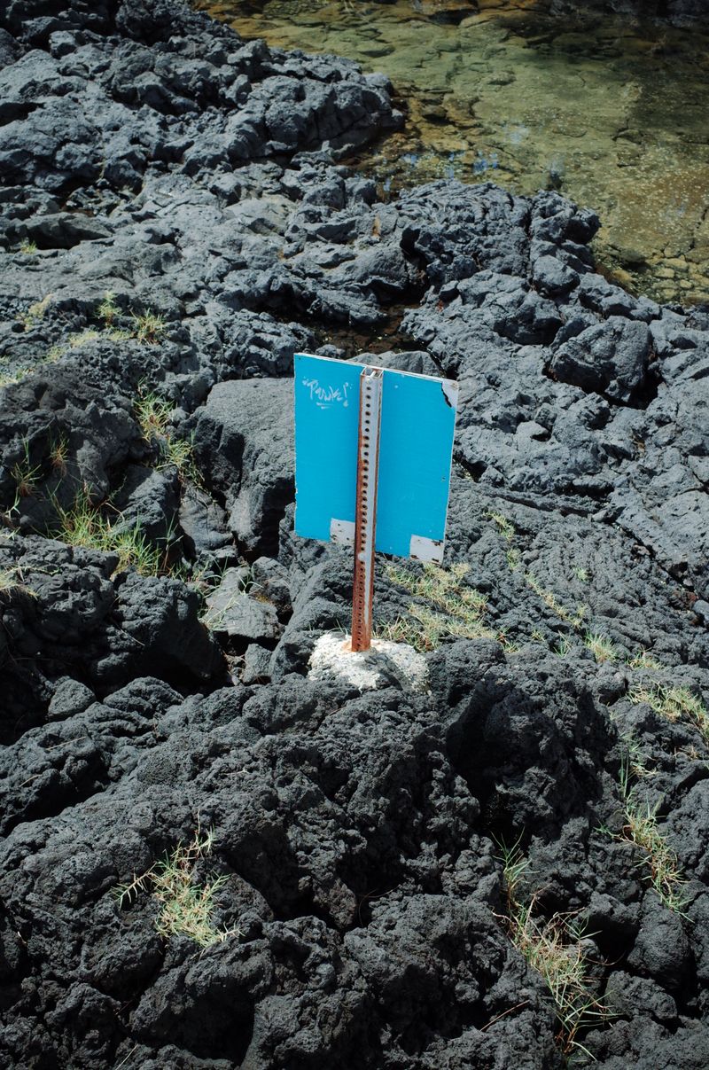 © Desmond Centro - lava sign