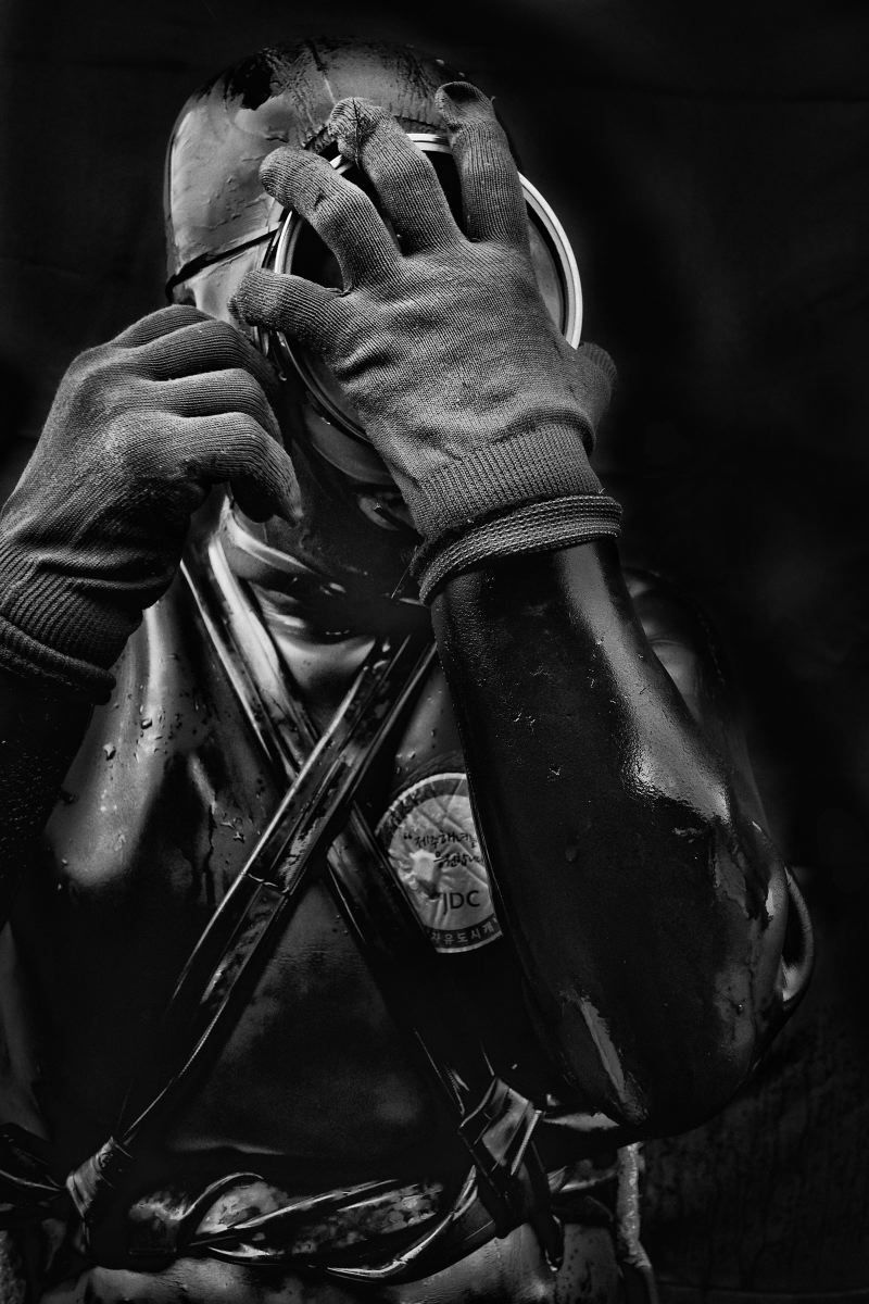 © Alain Schroeder - Image from the Grandma Divers photography project