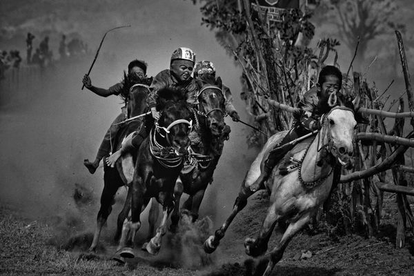 © Alain Schroeder - Image from the Kid Jockeys photography project