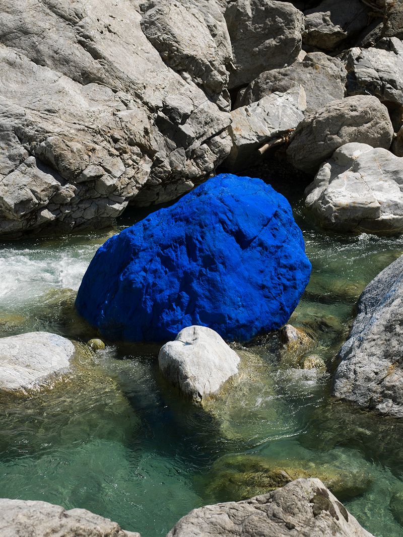 © Rein Kooijman - Pigment made out of stone powder, Arabic gom and water from the Veneon river in France