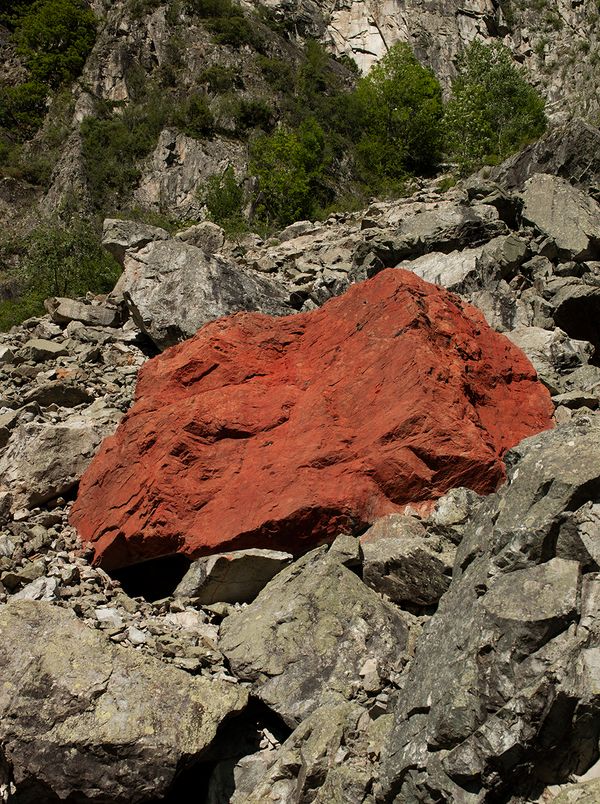 © Rein Kooijman - Pigment made out of paprika powder, Arabic gom and water from the Veneon river in France