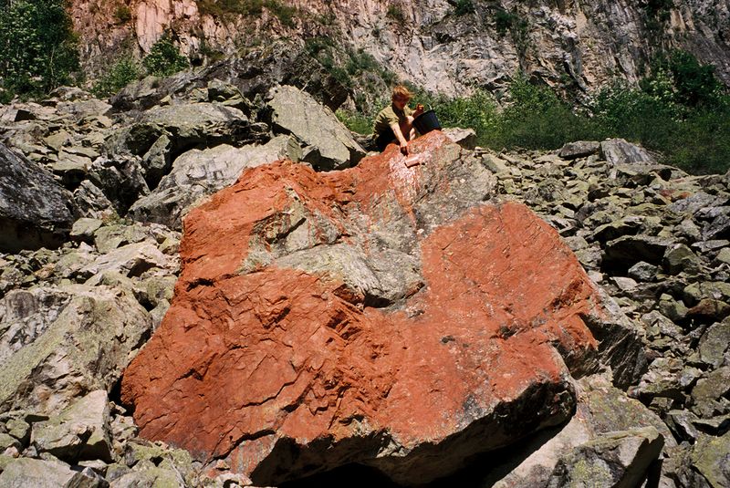 © Rein Kooijman - Behind the scene painting the boulder.