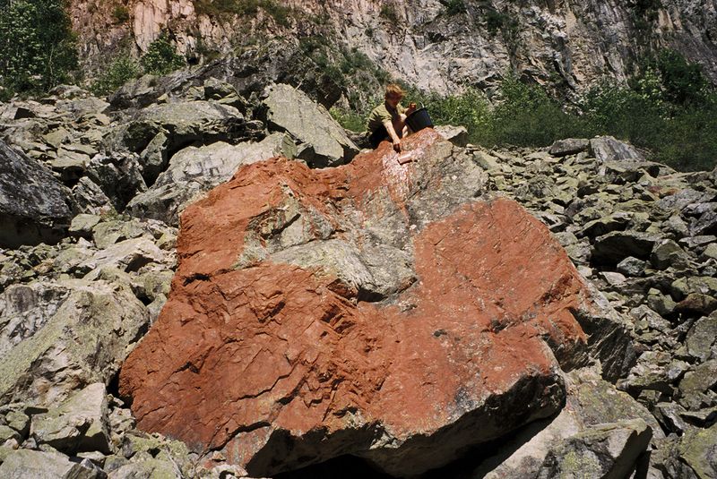 © Rein Kooijman - Behind the scene painting the boulder.