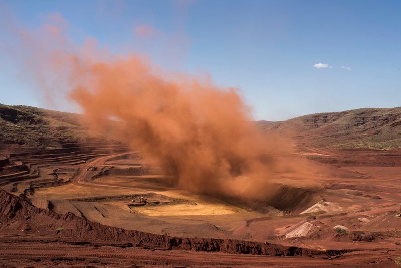 © Adam Ferguson, from the series, Through the Outback (2017 Poyi Photographer of the Year)