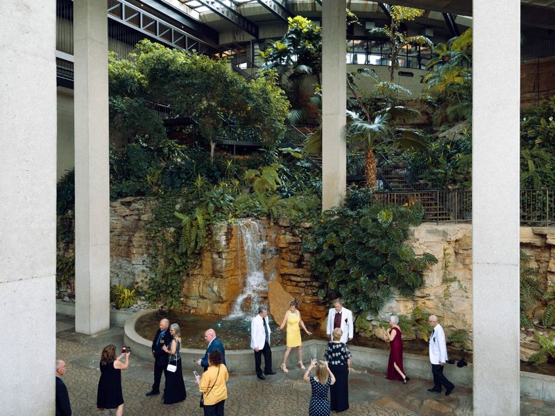 © Jiayue Yu - Image from the Worn Out Joy photography project