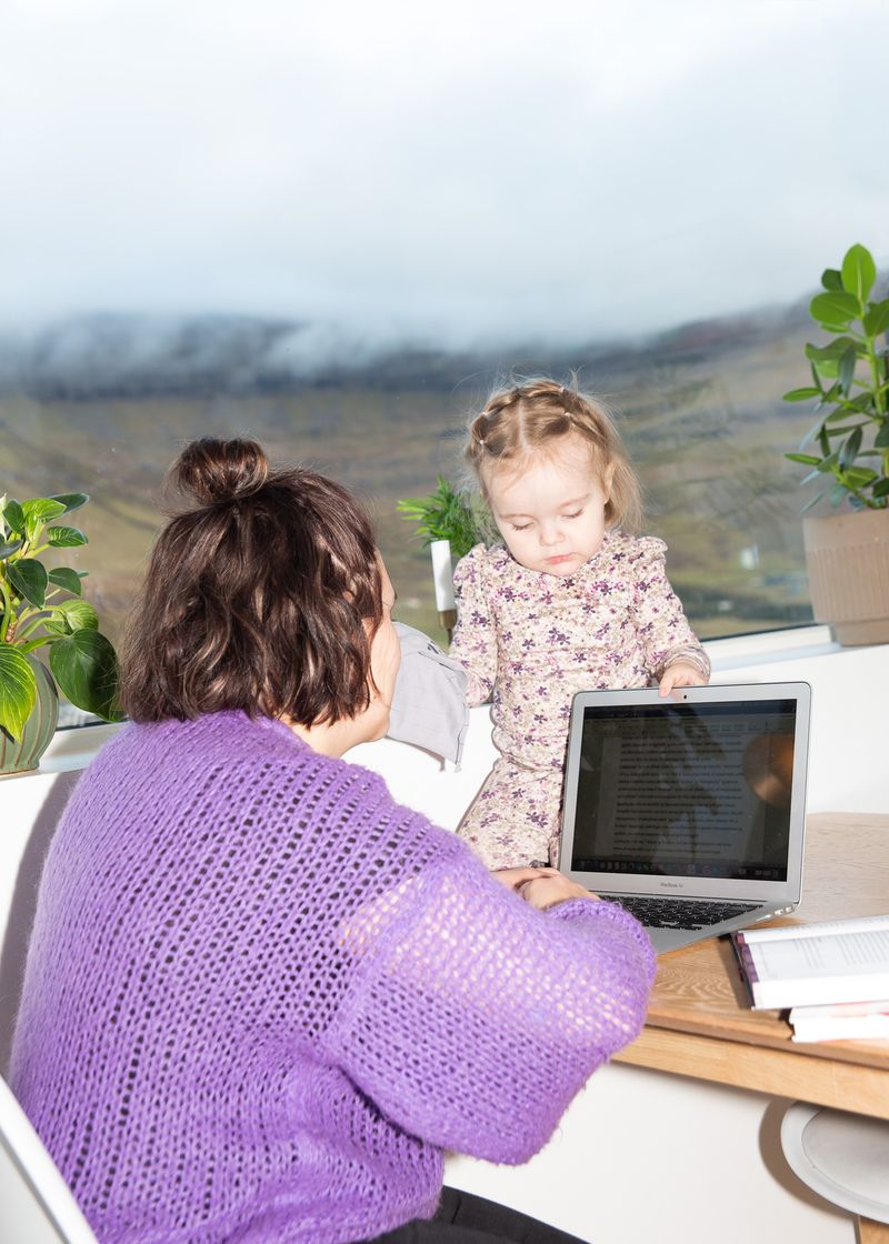 © bjorgelttor - Working mother