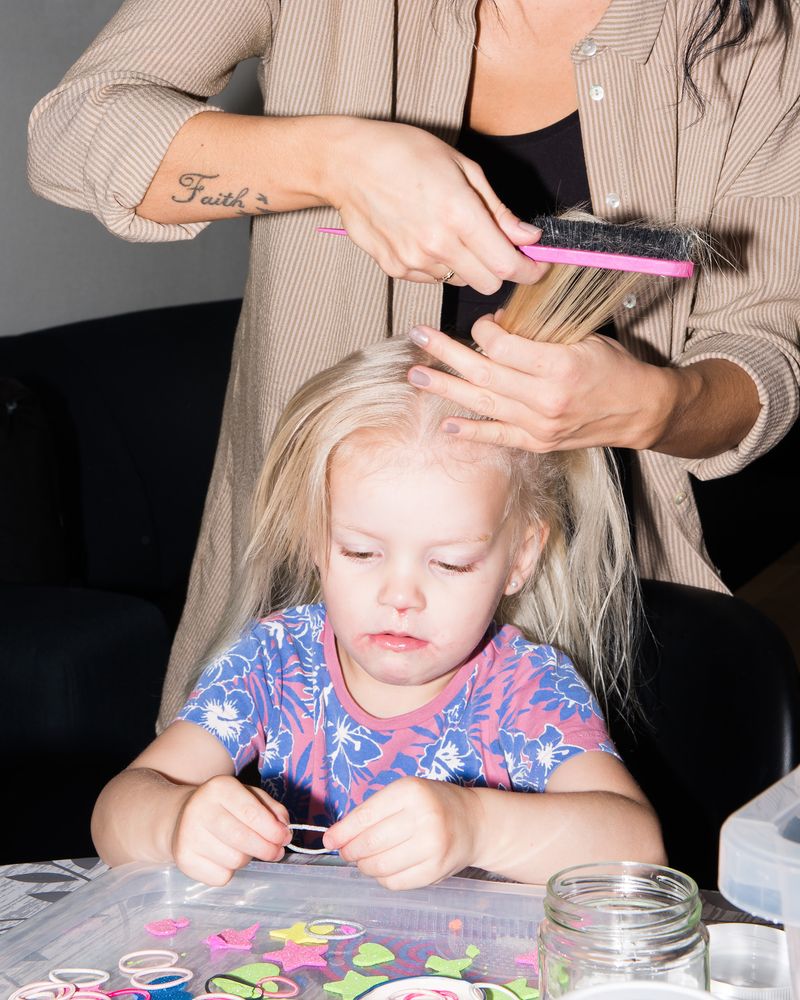 © bjorgelttor - Mother, daughter