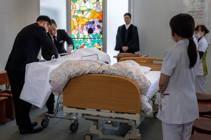© Yuki Iwamura - Image from the Good Death photography project