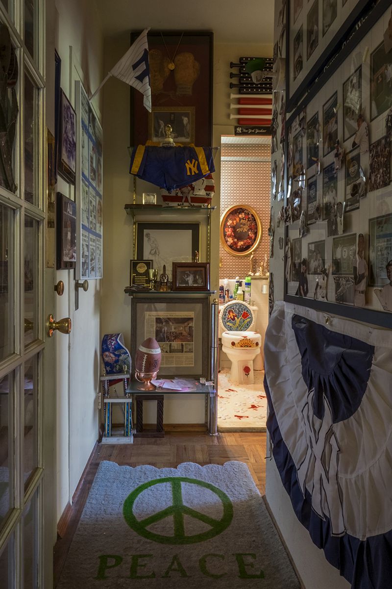 © Lorna Stovall - Image from the The Neighbors Project photography project