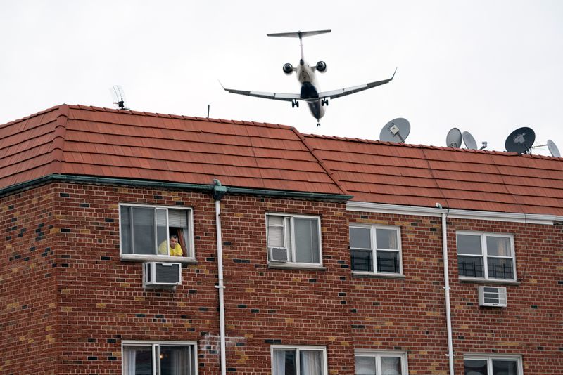© David Rothenberg - 30th Avenue and 77th Street (Open window)