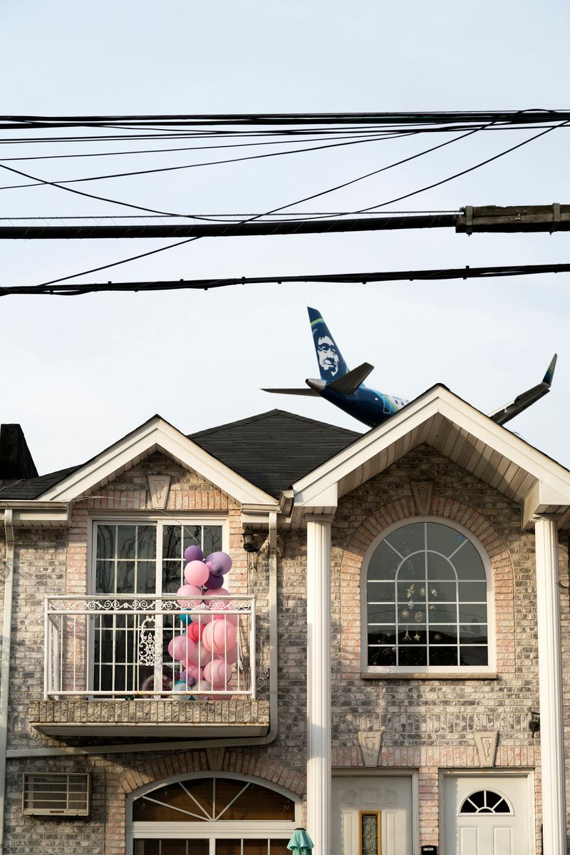 © David Rothenberg - Alaskan (Dallas Love Field to LaGuardia)