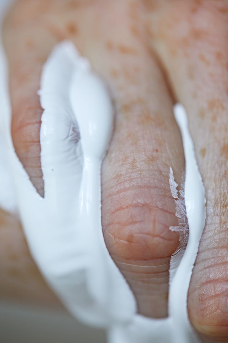 © info@maudearsenault.com Arsenault - Image from the Entangled photography project